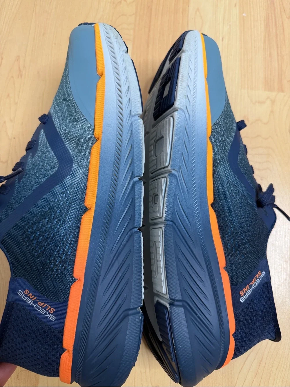 Skechers Slip-ins Max Cushioning Premier 2.0 Goodyear Men’s 9.5 Running Shoes